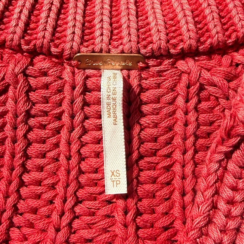 Free People Sweet Nothing Cardi Cherry Red Chunky Rib Knit Cropped Sweater XS